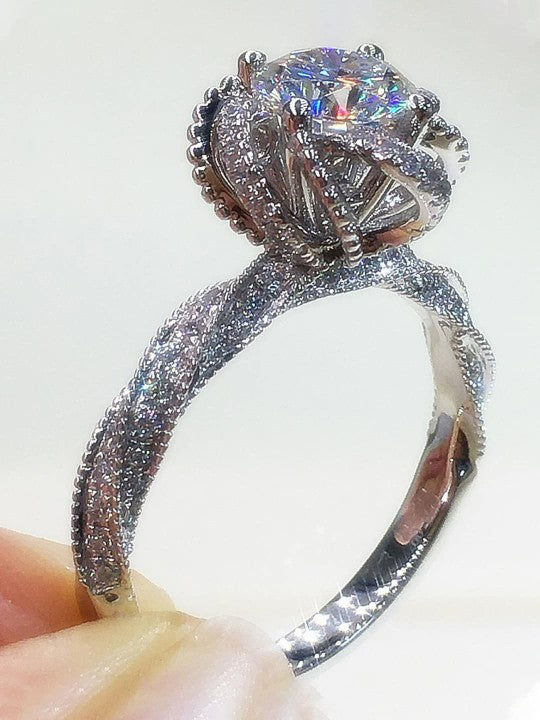 Ring woman